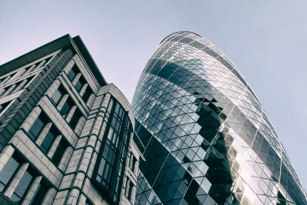 Business travellers in the London financial district using GMH corporate chauffeur services
